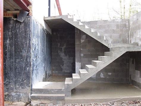 Brianformwork is a specialist concrete firm with over twenty years experience creating bespoke helical concrete staircases and commission pieces to fit your individual needs and tastes. Concrete stairs | In situ | Spiral & Helical Concrete Stairs