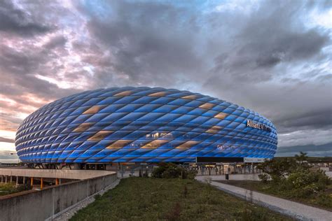 The allianz arena replaced munich's old olympiastadion. Die Allianz Arena | BDBS - Blog der Blauen Stunde