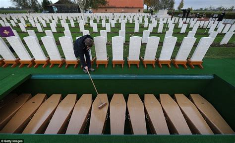 Ceremony For 15 British Wwi Soldiers Buried 100 Years After They Died