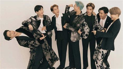 Mereka juga telah menampilkannya secara perdana di ajang penghargaan musik bergengsi di billboard music awards 2021. Lirik Lagu ON BTS, Lengkap Beserta Terjemahan Inggris dan Indonesia - Tribunnews.com