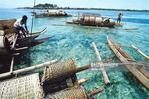 Badjao House Boat Photos And Premium High Res Pictures Getty Images