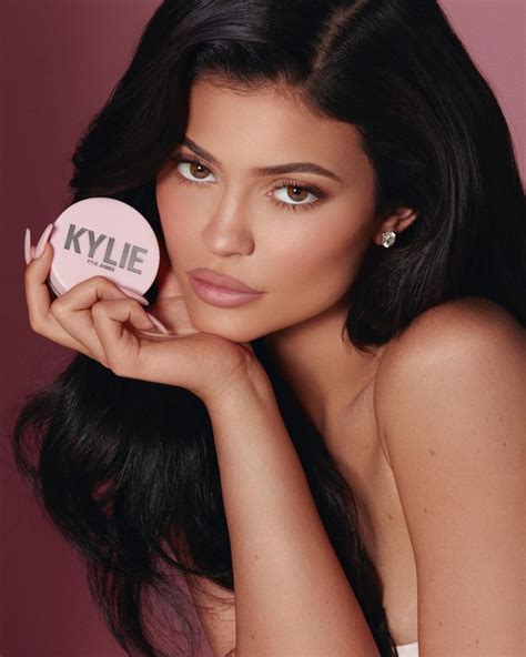 Kylie Jenner Forbes Billionaire Status Reactions On Twitter Fabwoman