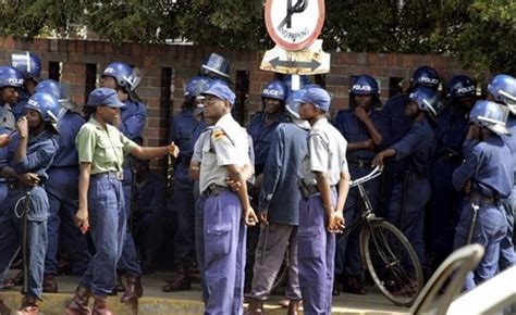 Zimbabwe Cops Found Operating Private Businesses To Be Dismissed