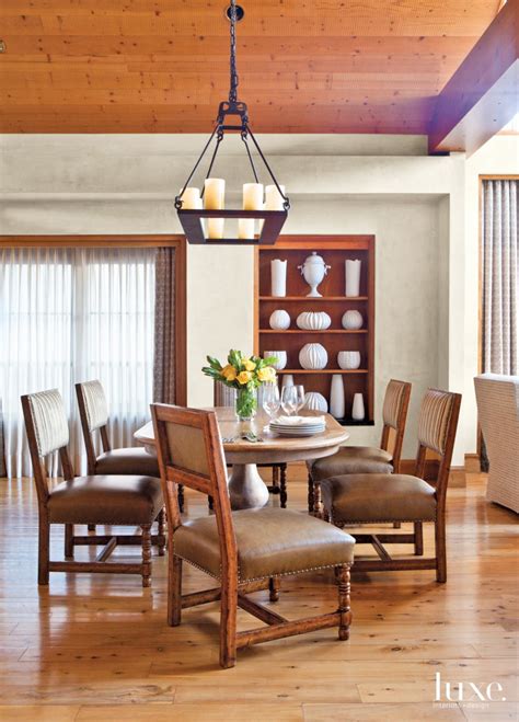 Contemporary Neutral Dining Room With Oval Dining Table Luxe