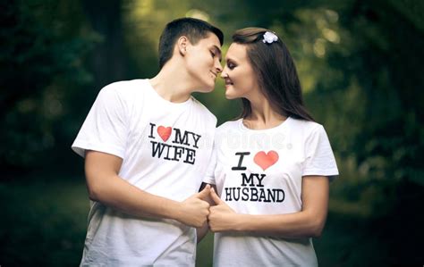 Labace Husband And Wife Love Images Download