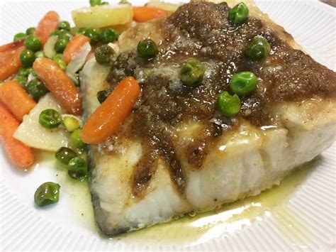 La anécdota curiosa es que para cocinar este hermoso ejemplar de mero entero busqué información y recetas entre mis libros de cocina y en internet sin encontrar una opción que fuera de mi agrado. Mero al horno con verduras y mantequilla - Recetas de ...
