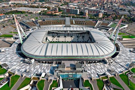 Sono tutto esaurito, ma ancora lucido per scrivervi tweet juventini. Allianz Stadium ?? - Infinitamente JUVENTUS