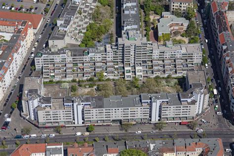 Die ursache für die megafusion dürfte allerdings in der hauptstadt liegen. degewo erwirbt Wohnungen von Deutsche Wohnen ...