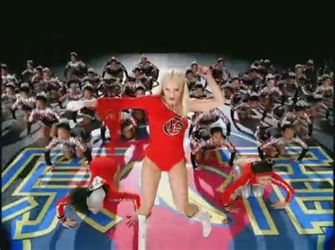Hollaback Girl Music Video Gwen Stefani Image 27189390 Fanpop