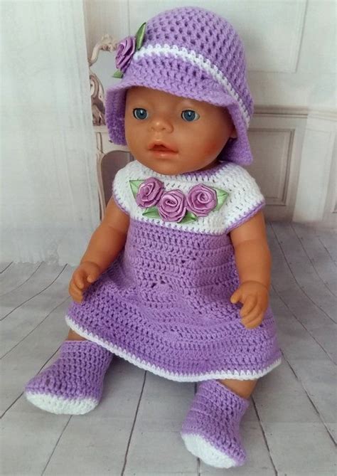 Wir bieten ihnen eine vielzahl niedlicher anleitungen für babysachen. Lila gehäkelt Kleid für Babypuppe geboren. Kleid für Baby born | Etsy | Puppenkleidung ...