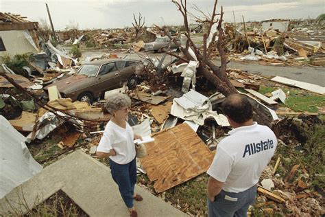 Photos On This Day August 24 1992 Hurricane Andrew Hits Florida