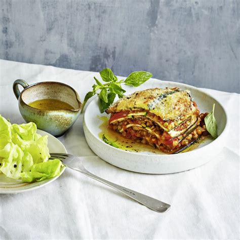 Low Carb Auberginen -Zucchini- Lasagne mit Linsenbolognese