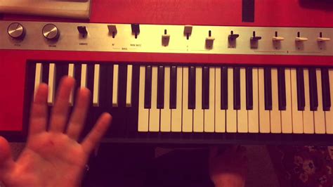 It was late at night. Beach House "Space Song" organ tutorial - YouTube
