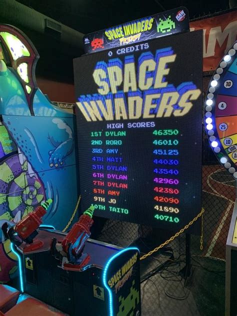 Space Invaders Frenzy Raw Thrills Redemption Game