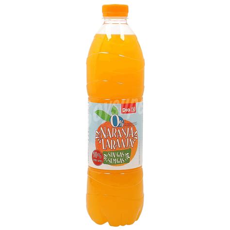 Consumir jugo de naranja es algo que muchas personas hacen en el desayuno porque les encanta el sabor de esta bebida natural. DIA Bebida de zumo de naranja light Botella 1.5 lt
