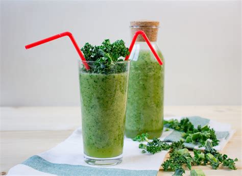 Kale Cocktail ⋆ Mecooks Blog