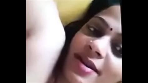 Desi Mallu Aunty Fingering And Showing Boobs Whatsapp Leak Video