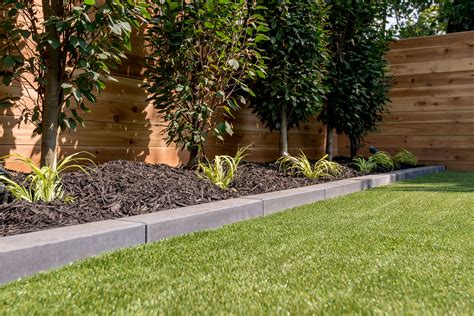 Bricks offer a great rustic look to a yard; Landscape Edging Bricks | Leeroc