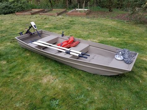 10 Aluminum Jon Boat With 24lb Thrust Minnkota Electric Motor Pending