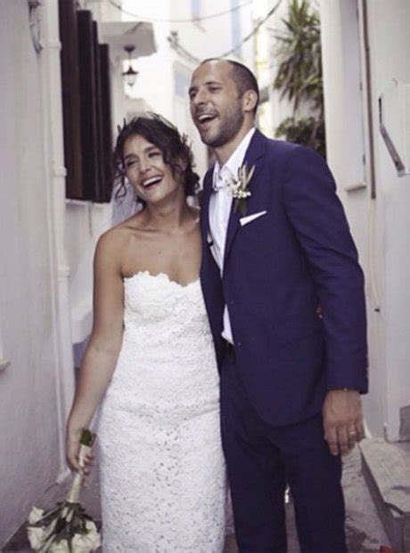 Ware shared a flat with felix white of the maccabees and is friends with adele.38 in august 2014, she married her childhood friend, sam burrows, whom she had met at school. Who is Jessie Ware? Songs, albums, age and more facts