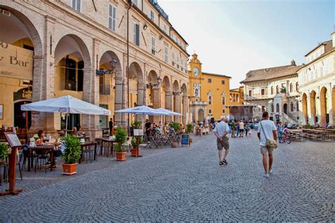 The town of fermo rests atop the summit of a hill, overlooking the tenna river and providing a breathtaking view of the countryside. Fermo | Marche da scoprire