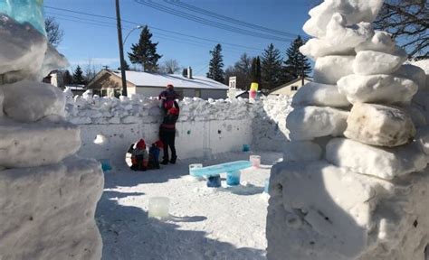 Winnipeg Students Build Epic Snow Fort With Outdoor Classroom Inside