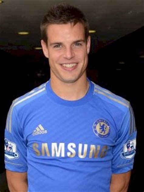 The player from navarre lifted the cup as the captain ending a spectacular. Cesar Azpilicueta