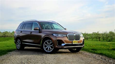 It is available in 8 colors, 2 variants, 2 engine, and 1 transmissions option: Inside Bmw X7 Price - picture.idokeren