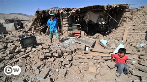 Powerful Quake Strikes Perus South Coast Dw 01152018
