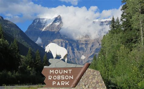 Mount Robson Provincial Park Berg Lake Trail British Columbia From