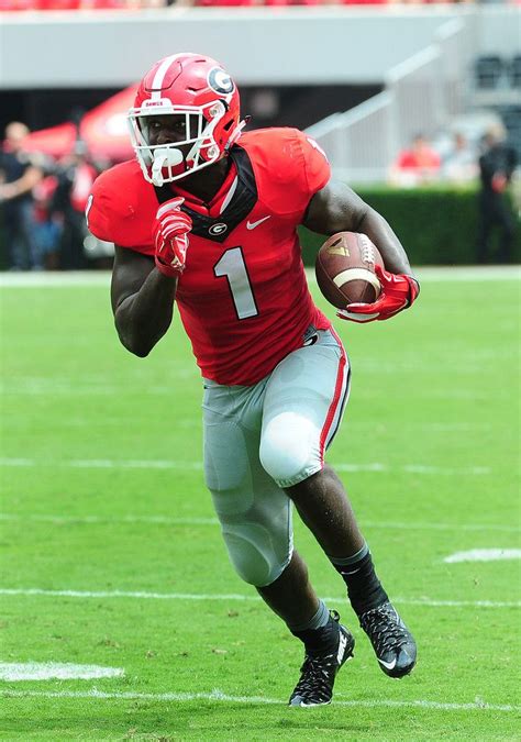 Sony Michel 1 Of The Georgia Bulldogs Runs With A 31 Yard Pass For A