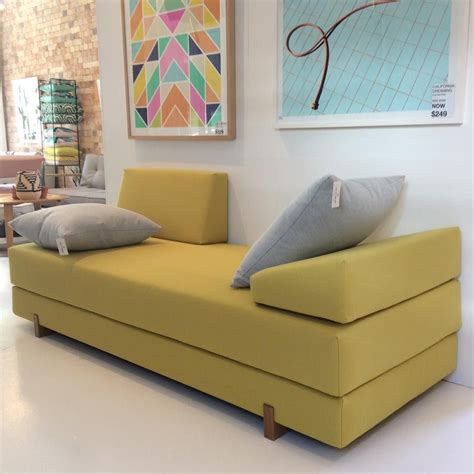 Sofa bed kerap dijadikan acuan karena menjadi objek utama diruang tamu. Sofa Bed Minimalis | Sofa Minimalis Modern | Pinterest ...