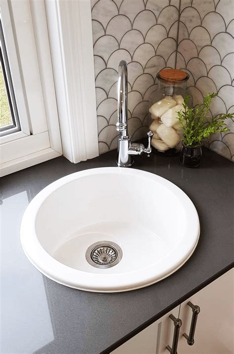 Whether you are looking for undermount kitchen sinks that can mix and match colors, materials. Cuisine Round 47 Inset / Undermount Fine Fireclay Sink