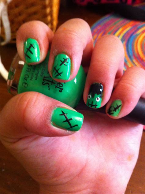 Easy Cute Halloween Nails 49 Halloween Nail Ideas Youll Actually