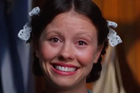 Mia Goth Says That Creepy Smile Scene In Pearl Wasnt In The Script R