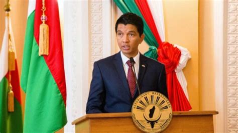 Rajoelina se trouvera t'il bientôt face à d'autres problèmes que ceux évoqués ici. Madagascar president charters plane for Africa Cup fans ...