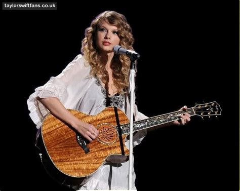 Taylor Swift Playing Guitar And Sing Taylor Swift Speak Now Taylor