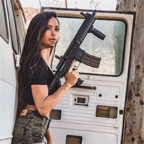Pinterest Luke Smith🇮🇪 Girl Guns Instagram Model