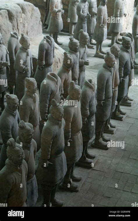 the terracotta army is sculptures of depicting the army of qin shi huang the first emperor of