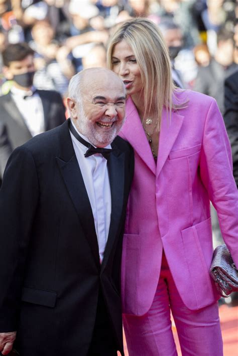 Photo Gérard Jugnot Et Sa Femme Patricia Campi Montée Des Marches