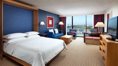 Deluxe Marina Tower Room At Sheraton San Diego Hotel And Marina
