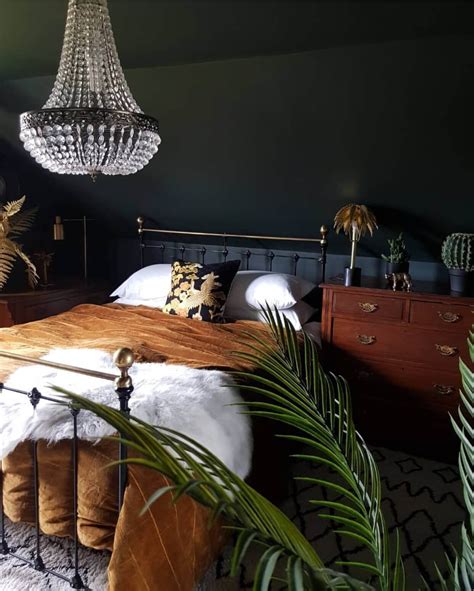 11 Dark And Moody Bedroom Decor Ideas That Are Oh So Sexy Hello Bombshell