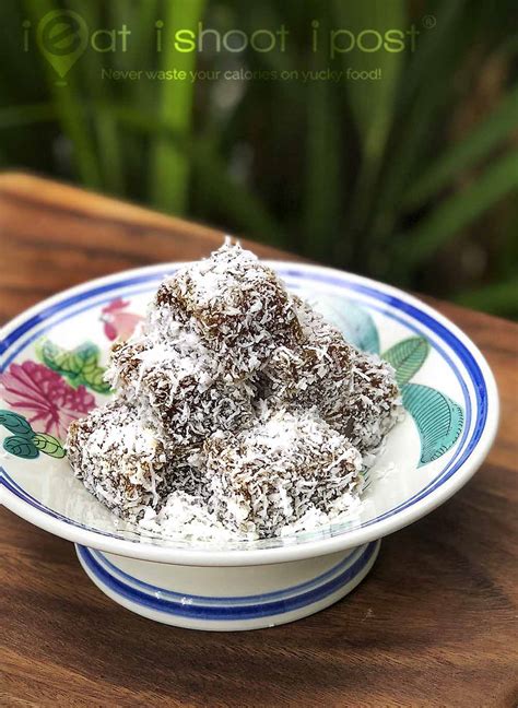 Kuih kaswi pandan is a traditional malaysian/indonesian delicacy. Kueh Kosui Recipe: Super soft and wobbly version ...