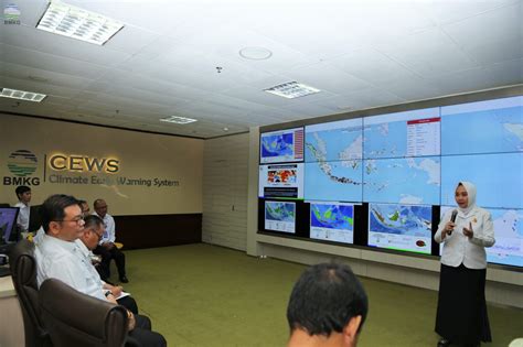 Aplikasi mobile ini resmi dirilis oleh badan meteorologi, klimatologi dan geofisika (bmkg). BMKG Umumkan Isu Gempa Susulan Magnitudo 9 - Berita ...