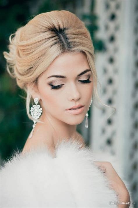 Smokey Eye And Nude Lip Bridal Makeup Looks Winter Wedding Makeup