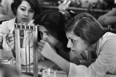 Potret Perempuan Iran Sebelum Dan Sesudah Revolusi Islam 1979 Bbc