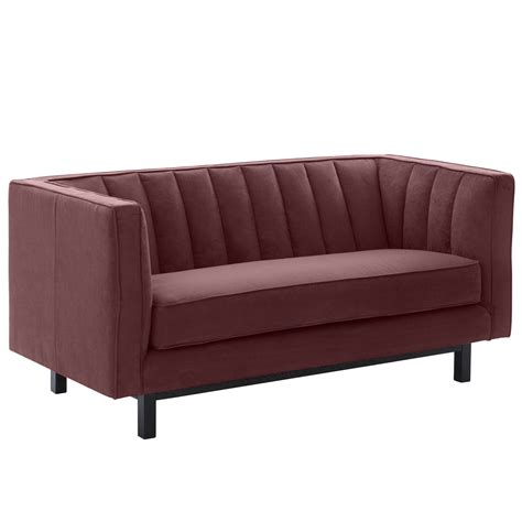 Combining classic mid century design with a modern twist, our camilla range is a must have for your home. Camden Sofa Bordeaux - Garpa