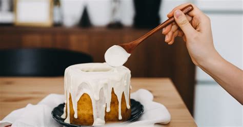 Each year, thousands of graduates cross a stage, receive their diploma, and begin a new phase of life. Most-Searched Cake Recipes During the Coronavirus | POPSUGAR Food