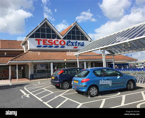 Tesco Sign Car Park High Resolution Stock Photography And Images Alamy