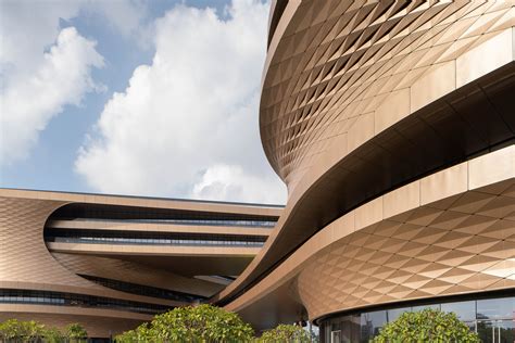 Galería De Infinitus Plaza Zaha Hadid Architects 12